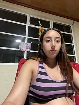 Snapshot of Vaiolet_a chatting on December 12, 2024, 12:48 am Vaiolet a online show from December 12, 2024, 12:48 am