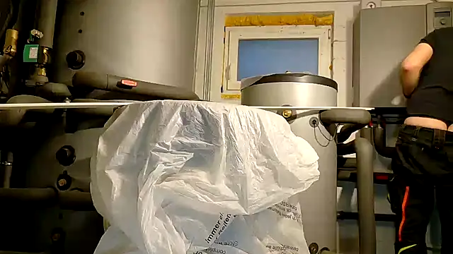 Snapshot of Nikeyone2 chatting on December 14, 2024, 2:53 pm Nikeyone2 online show from December 14, 2024, 2:53 pm