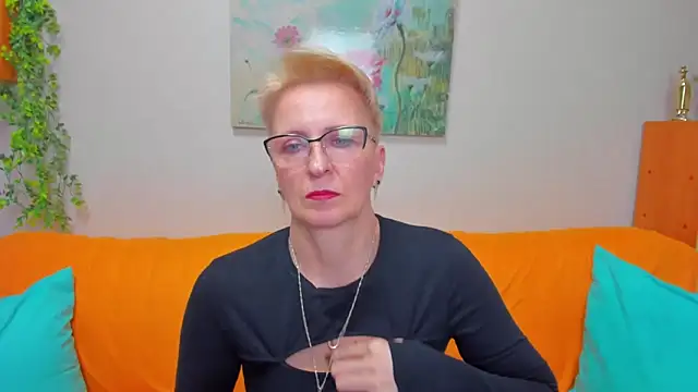 Snapshot of iamyourdream89 chatting on February 3, 2026, 2:44 pm iamyourdream89 online show from February 3, 2026, 2:44 pm