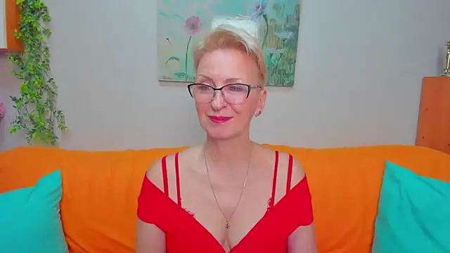 Snapshot of iamyourdream89 chatting on February 4, 2026, 12:11 pm iamyourdream89 online show from February 4, 2026, 12:11 pm