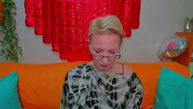 Snapshot of iamyourdream89 chatting on February 8, 2026, 6:00 pm iamyourdream89 online show from February 8, 2026, 6:00 pm