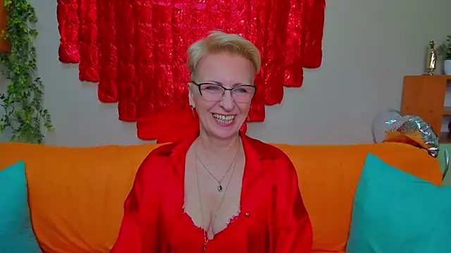 Snapshot of iamyourdream89 chatting on February 14, 2026, 10:45 am iamyourdream89 online show from February 14, 2026, 10:45 am