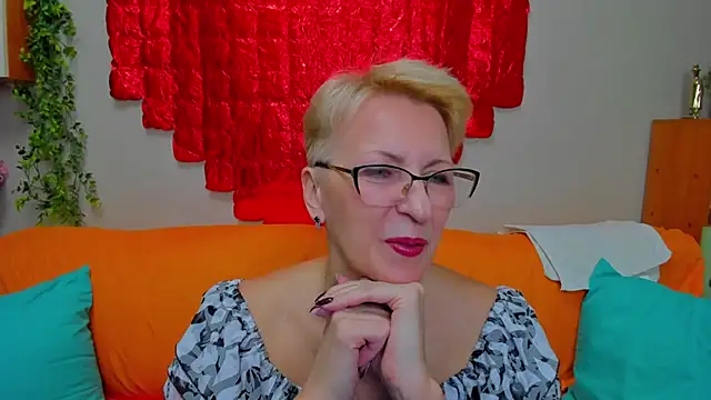 Snapshot of iamyourdream89 chatting on February 16, 2026, 6:26 pm iamyourdream89 online show from February 16, 2026, 6:26 pm