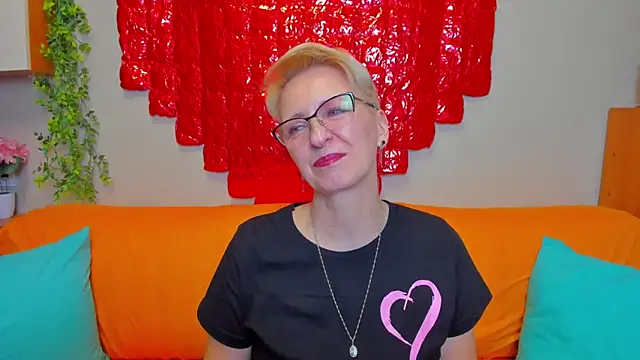 Snapshot of iamyourdream89 chatting on February 19, 2026, 4:03 pm iamyourdream89 online show from February 19, 2026, 4:03 pm