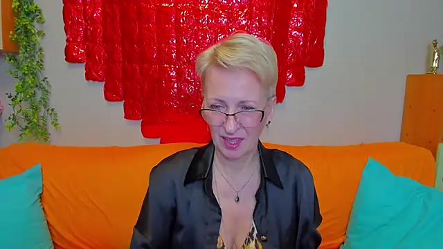 Snapshot of iamyourdream89 chatting on February 20, 2026, 10:10 pm iamyourdream89 online show from February 20, 2026, 10:10 pm