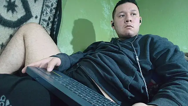 sweet cock28 online show from January 5, 2026, 5:27 pm