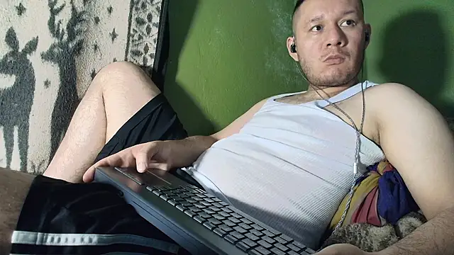 Snapshot of sweet_cock28 chatting on March 8, 2026, 2:04 am sweet cock28 online show from March 8, 2026, 2:04 am