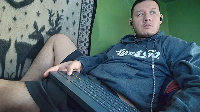 Snapshot of sweet_cock28 chatting on March 21, 2026, 3:26 pm sweet cock28 online show from March 21, 2026, 3:26 pm