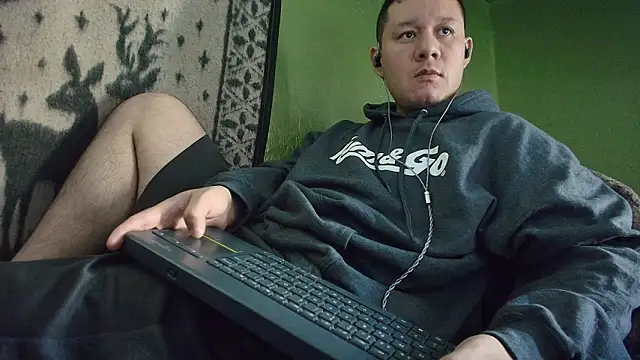 Snapshot of sweet_cock28 chatting on March 23, 2026, 3:27 pm sweet cock28 online show from March 23, 2026, 3:27 pm