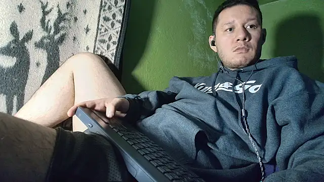 Snapshot of sweet_cock28 chatting on March 28, 2026, 3:17 am sweet cock28 online show from March 28, 2026, 3:17 am