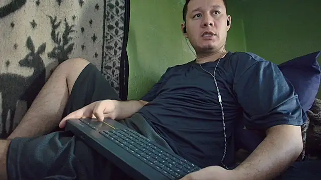 sweet cock28 online show from April 28, 2026, 3:06 pm