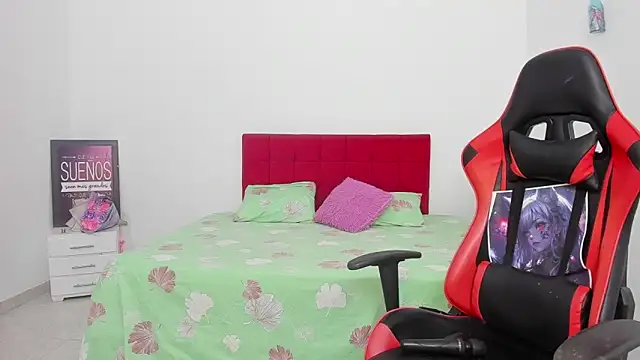 Sweet Coral  online show from February 4, 2026, 8:42 am