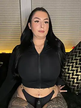 Mia-Bremer online show from February 10, 2026, 10:14 pm