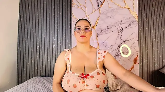 big tits in your face online show from March 4, 2026, 8:37 pm