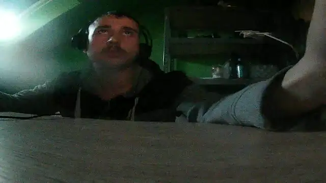 Snapshot of capoloveu chatting on March 1, 2025, 4:11 pm capoloveu online show from March 1, 2025, 4:11 pm