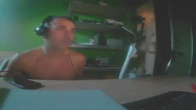 Snapshot of capoloveu chatting on March 3, 2025, 3:20 pm capoloveu online show from March 3, 2025, 3:20 pm