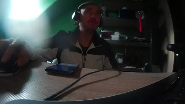 capoloveu online show from November 29, 2025, 9:34 am