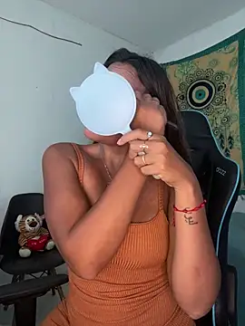 fenixgre online show from October 25, 2025, 6:57 pm