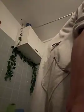 Toyjungee online show from October 9, 2025, 1:25 am