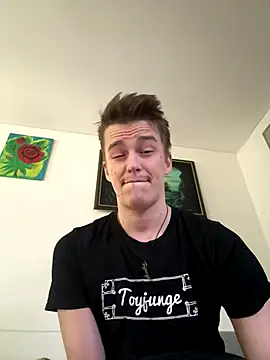 Toyjungee online show from November 5, 2025, 10:48 am