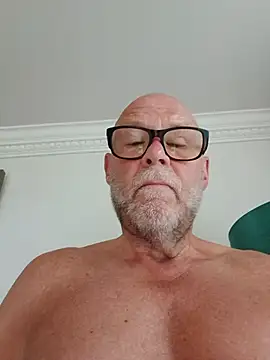 Snapshot of Tempted1973 chatting on May 29, 2026, 5:16 am Tempted1973 online show from May 29, 2026, 5:16 am