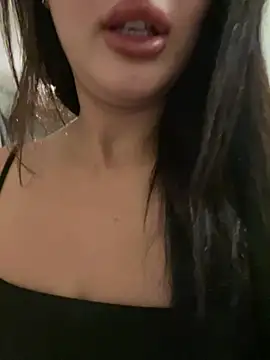 Snapshot of Sarahkhaalifa chatting on July 17, 2026, 9:19 pm Sarahkhaalifa online show from July 17, 2026, 9:19 pm