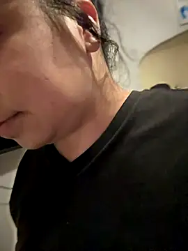 Snapshot of kimmiakiss22 chatting on November 7, 2025, 6:19 pm kimmiakiss22 online show from November 7, 2025, 6:19 pm