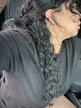 kimmiakiss22 online show from April 15, 2026, 7:58 pm