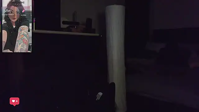 kimmiakiss22 online show from April 18, 2026, 2:37 am