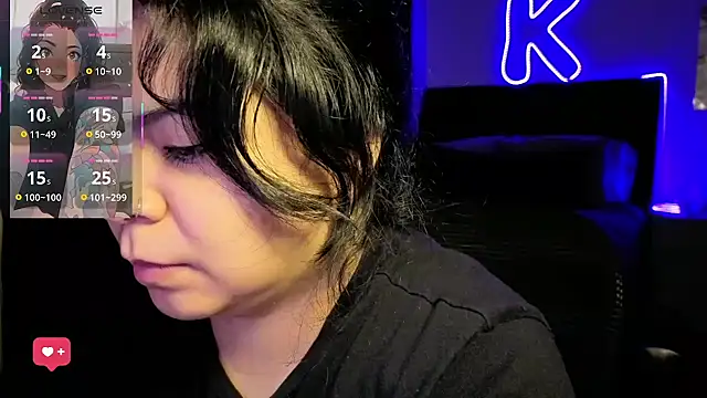 kimmiakiss22 online show from June 1, 2026, 3:19 am