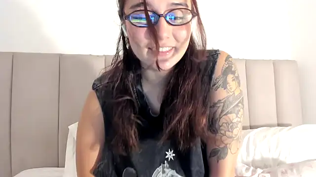 samantha cherry online show from November 20, 2025, 11:26 pm