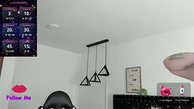 natasha logan  online show from February 10, 2025, 4:08 am