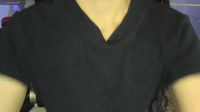 natasha logan  online show from October 20, 2025, 4:02 am