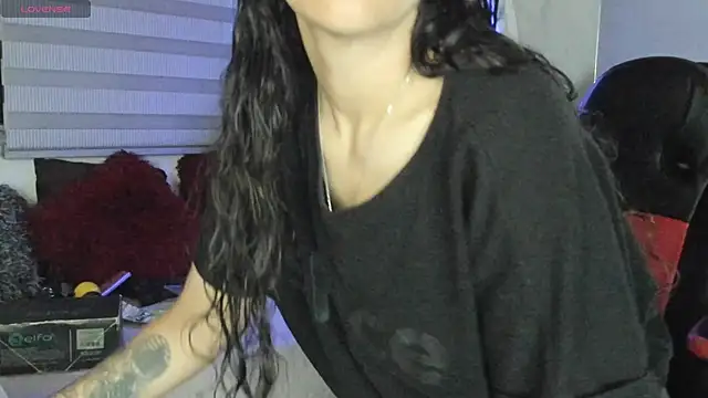 Snapshot of natasha_logan_ chatting on May 3, 2026, 4:07 am natasha logan online show from May 3, 2026, 4:07 am