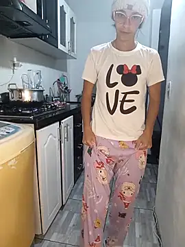 catire2323 online show from February 3, 2026, 2:53 am