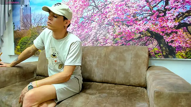 BvlgarVoyss online show from November 6, 2025, 7:04 pm