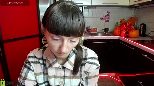 TayanaJons online show from November 6, 2025, 7:53 am