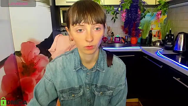 TayanaJons online show from April 3, 2026, 7:17 am