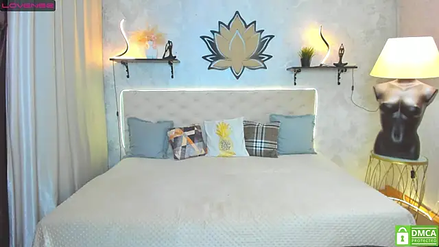 Snapshot of StripBianka chatting on October 13, 2025, 9:42 am StripBianka online show from October 13, 2025, 9:42 am