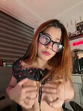 crystal bunny7 online show from December 14, 2025, 2:17 am