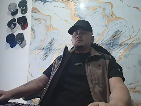 Snapshot of myke_andrade chatting on May 29, 2026, 7:06 am myke andrade online show from May 29, 2026, 7:06 am