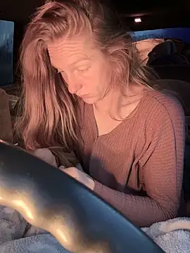 GoldenFlameGoddess online show from December 16, 2025, 3:17 pm