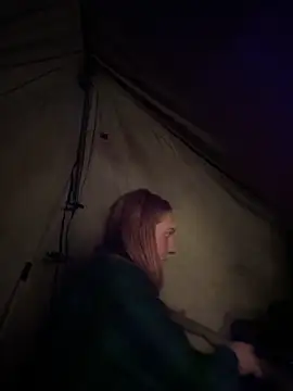 GoldenFlameGoddess online show from December 18, 2025, 6:52 am