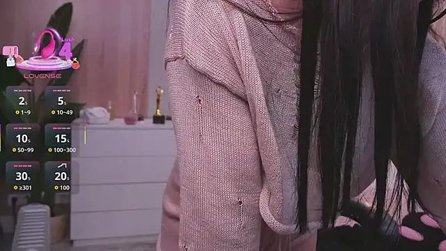 Snapshot of Molly_Jons chatting on February 28, 2026, 1:06 am Molly Jons online show from February 28, 2026, 1:06 am