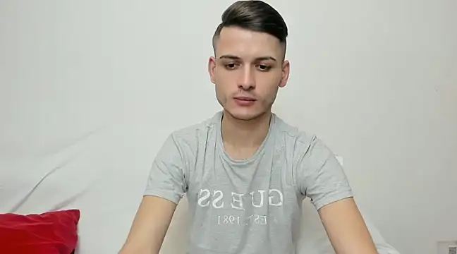 Snapshot of andboyfor6 chatting on December 3, 2024, 7:33 pm andboyfor6 online show from December 3, 2024, 7:33 pm