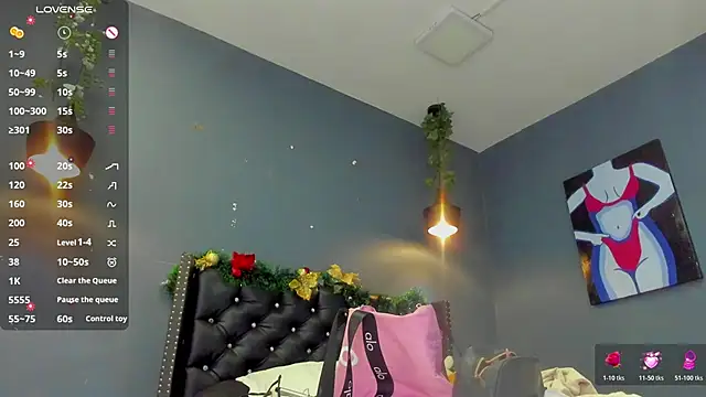 Sophiietaylor online show from December 17, 2025, 11:38 am