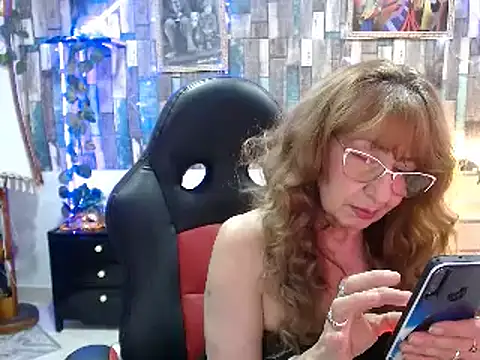 Snapshot of KarimaSarabe chatting on December 4, 2024, 12:30 am KarimaSarabe online show from December 4, 2024, 12:30 am