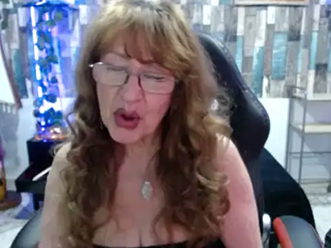 Snapshot of KarimaSarabe chatting on December 4, 2024, 3:37 am KarimaSarabe online show from December 4, 2024, 3:37 am