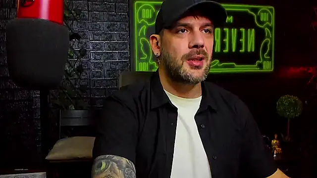 Snapshot of LexXHardy chatting on January 17, 2026, 12:43 pm LexXHardy online show from January 17, 2026, 12:43 pm