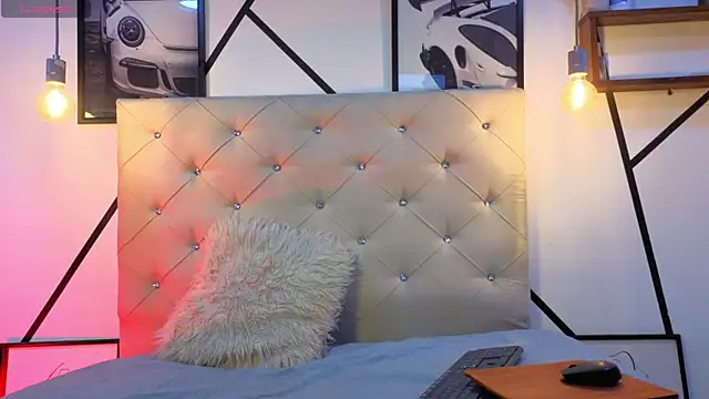 violetasimonz online show from April 15, 2026, 11:05 pm